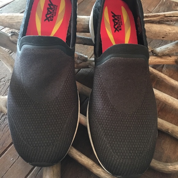 skechers goga max vs memory foam